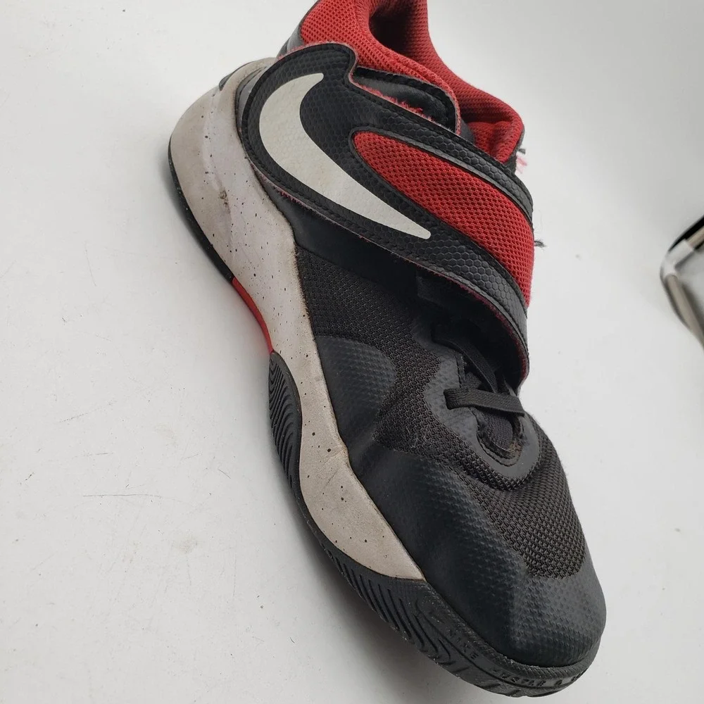 Nike Team Hustle D 11 Shoes Youth Size 6Y Black Red Basketball‎ Strap DV8996-003